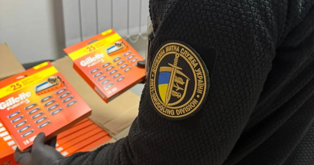 На кордоні з Польщею виявили партії незадекларованих товарів на 2 млн грн: серед вилученого косметика та леза для бриття