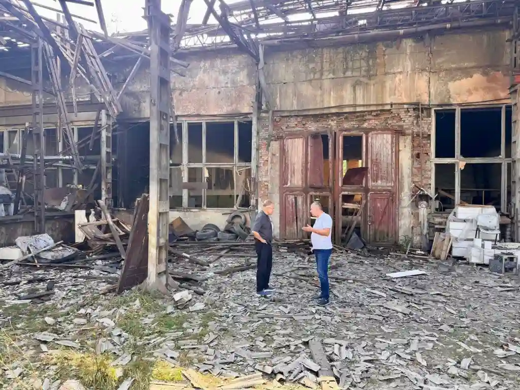 Нічна атака у Львові: російський удар зруйнував майстерню скульпторів