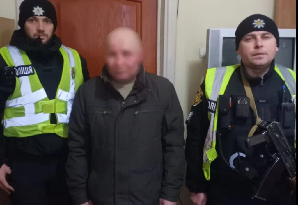 У Шептицькому чоловік прострелив ногу перехожому біля магазину та зник: нападника розшукують