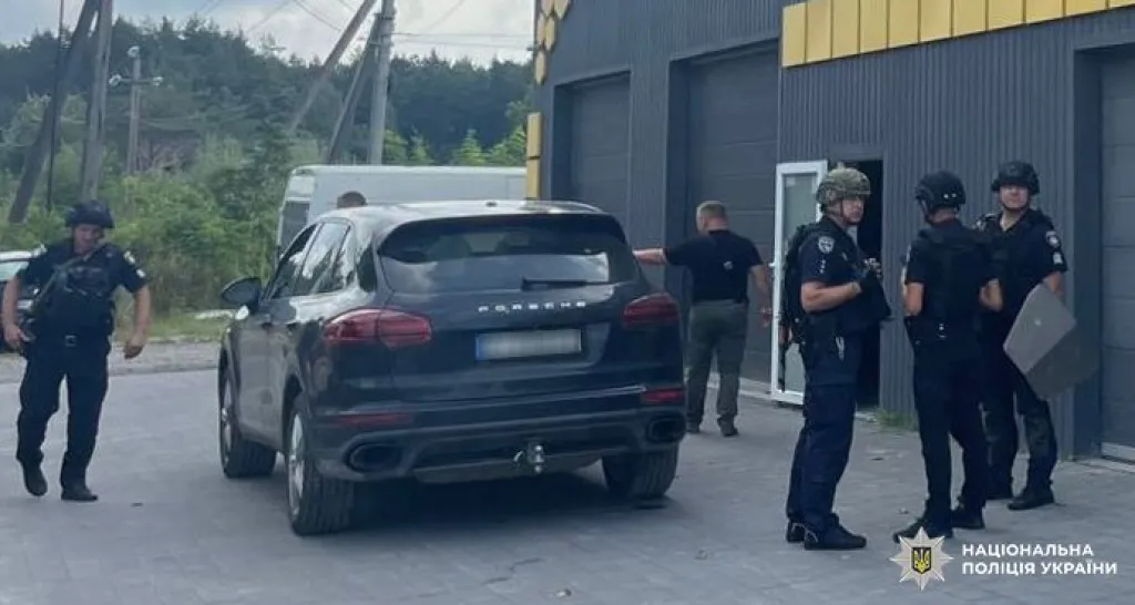Стрілянина в офісі автосервісу під Львовом: загинули двоє чоловіків