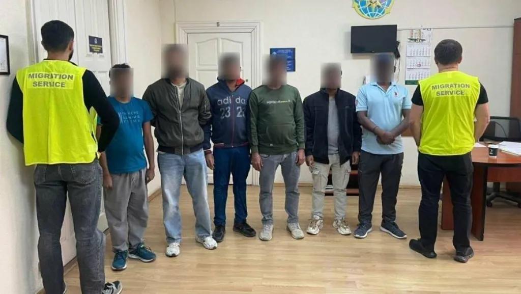 У Львові виявили шістьох індійців-нелегалів на будівництві: їх зобов’язали залишити Україну