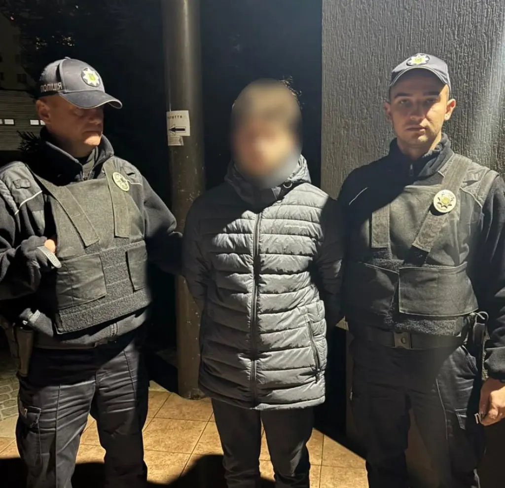 У Львові затримали молодика, який підпалив поштове відділення