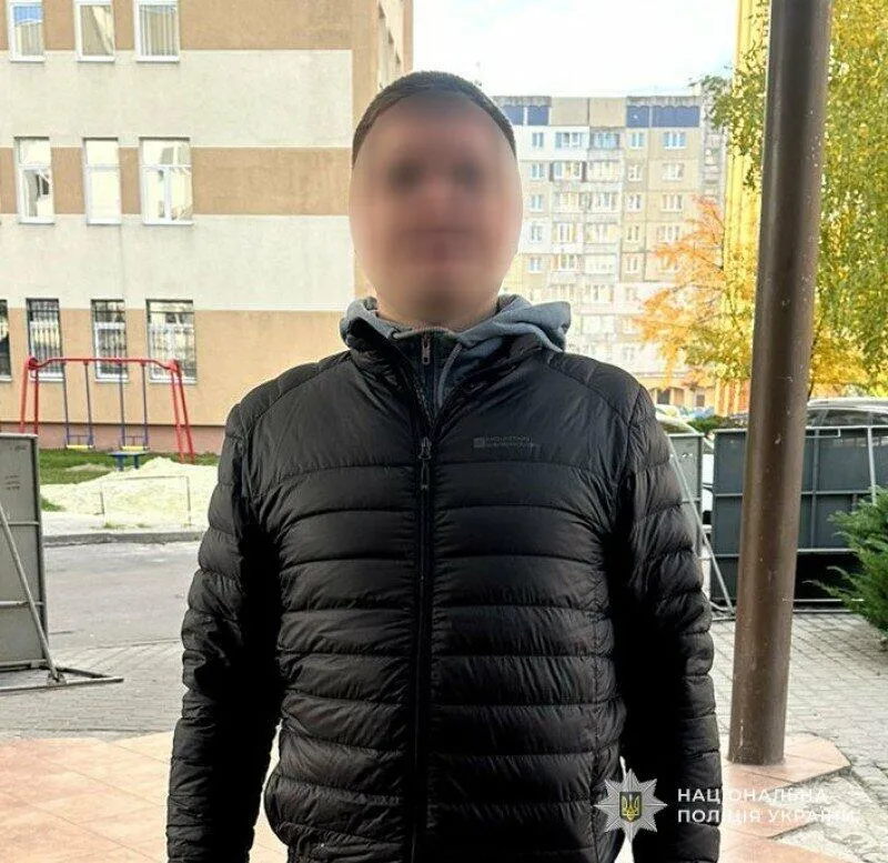У Львові затримали чоловіка, який жорстоко побив перехожого: потерпілий у лікарні з тяжкою травмою голови