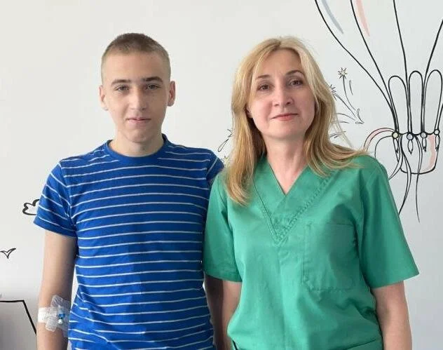 Львівські медики врятували підлітка з Буковини з рідкісною генетичною хворобою печінки