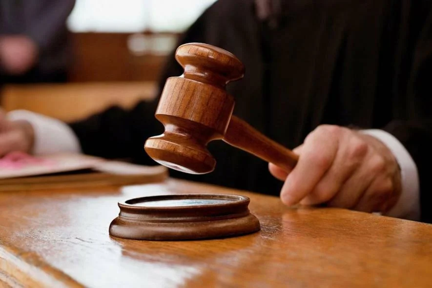 Суперечка на Стрийщині завершилася тим, що жінка вилила на сусідку відро фекалій