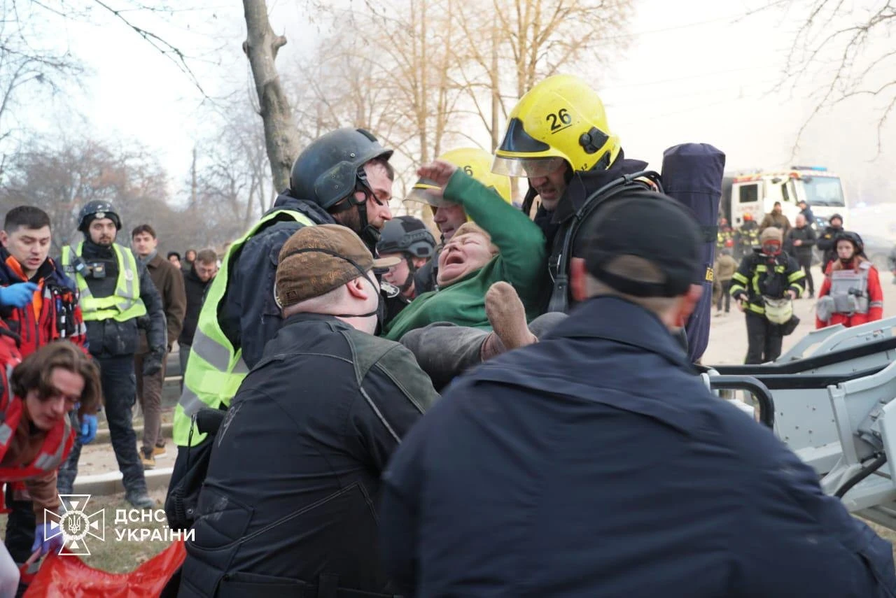 Після ранкової атаки на Тернопіль зафіксовано 20 загиблих і майже 70 поранених, рівень хлору в повітрі зріс у шість разів