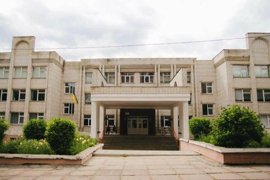 Стрілянина між батьками на подвір’ї львівської школи: один чоловік поранений