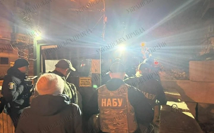НАБУ та САП провели обшуки у квартирі Андрія Єрмака: глава ОП заявив про повне сприяння слідству
