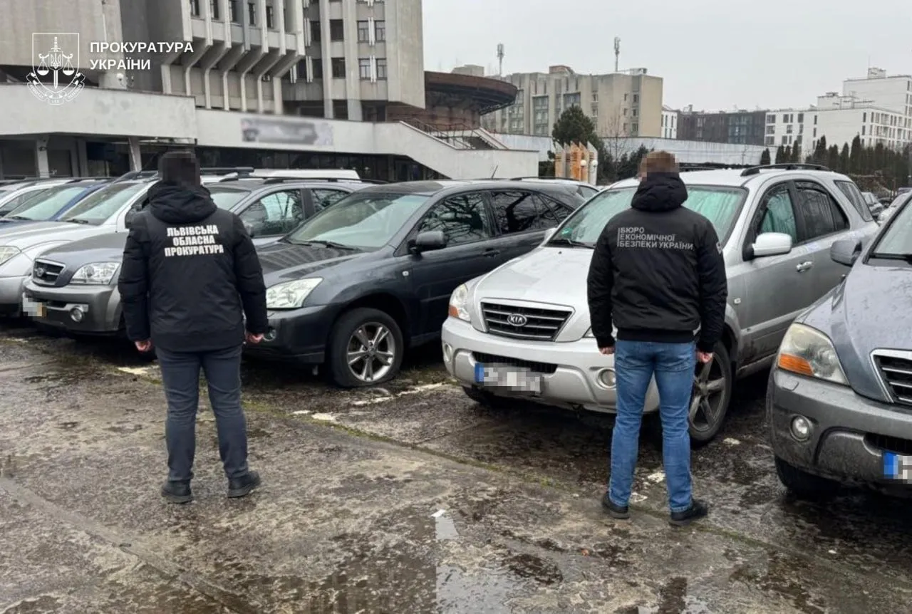 На Львівщині викрито схему перепродажу авто, ввезених під виглядом допомоги для ЗСУ