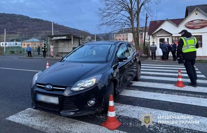 На Самбірщині мотоцикл зіткнувся з легковиком: травмований підліток у лікарні