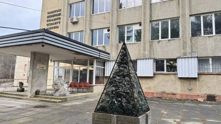 Львівські митці вийшли на захист фабрики, заснованої Шептицьким: конфлікт навколо легендарного осередку загострюється
