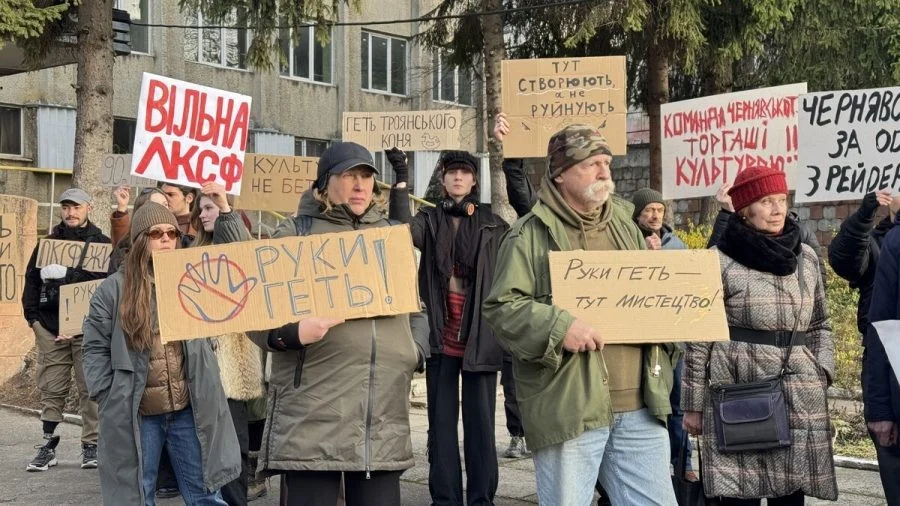 Львівські митці вийшли на захист фабрики, заснованої Шептицьким: конфлікт навколо легендарного осередку загострюється