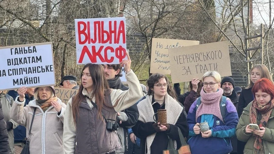 Львівські митці вийшли на захист фабрики, заснованої Шептицьким: конфлікт навколо легендарного осередку загострюється