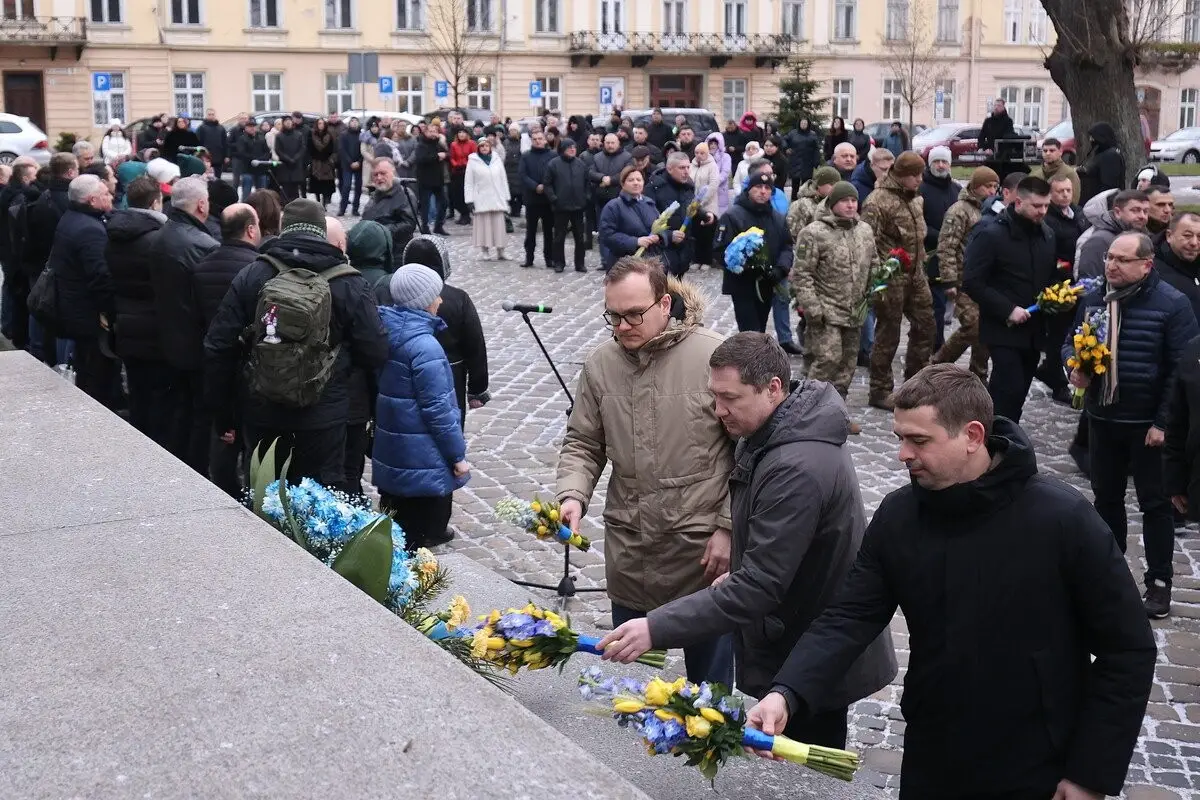 У Львові згадали В’ячеслава Чорновола: місто віддало шану до 88-ї річниці