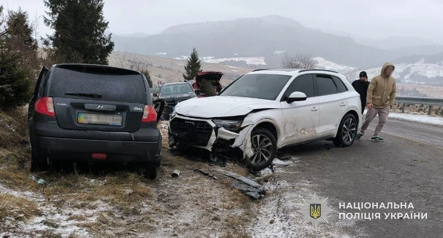 Аварія на трасі Львів – Самбір – Ужгород: 15-річного пасажира доправили до реанімації