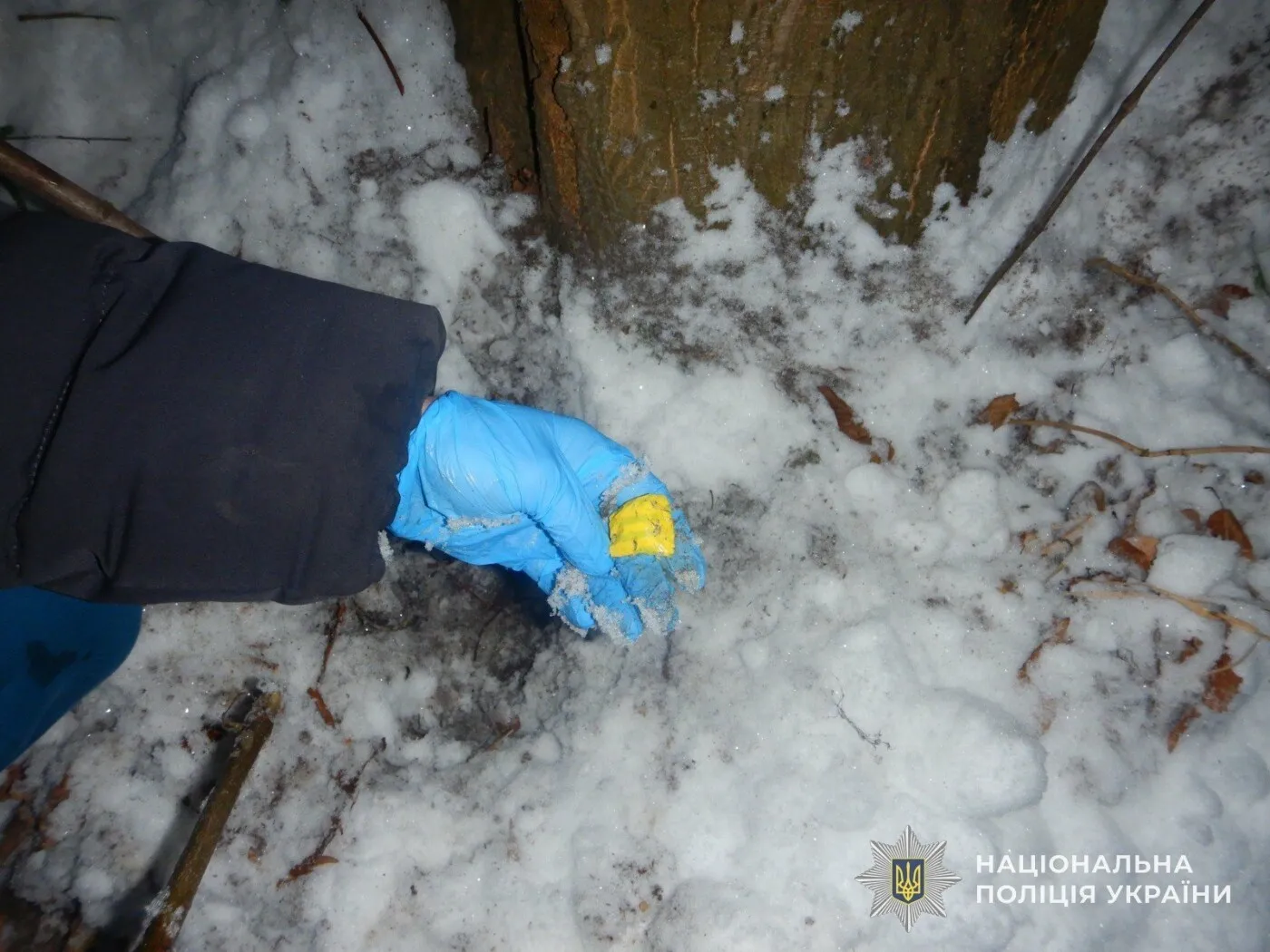 У Львові затримали молодого чоловіка, підозрюваного в розкладанні «закладок»