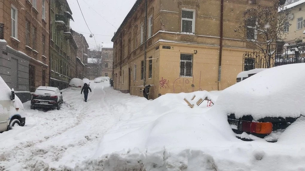 Дванадцять годин заради життя: у Львові підлітку видалили рідкісну пухлину мозку