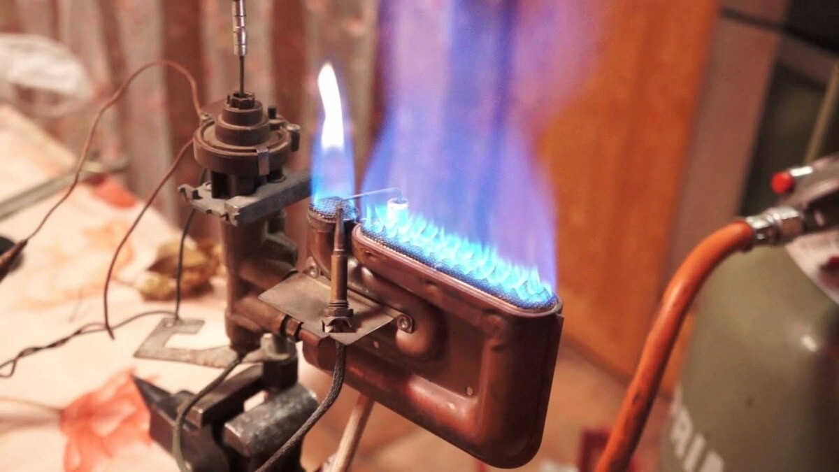 Вибух у Золочеві: господаря госпіталізовано після інциденту з газовим конвектором
