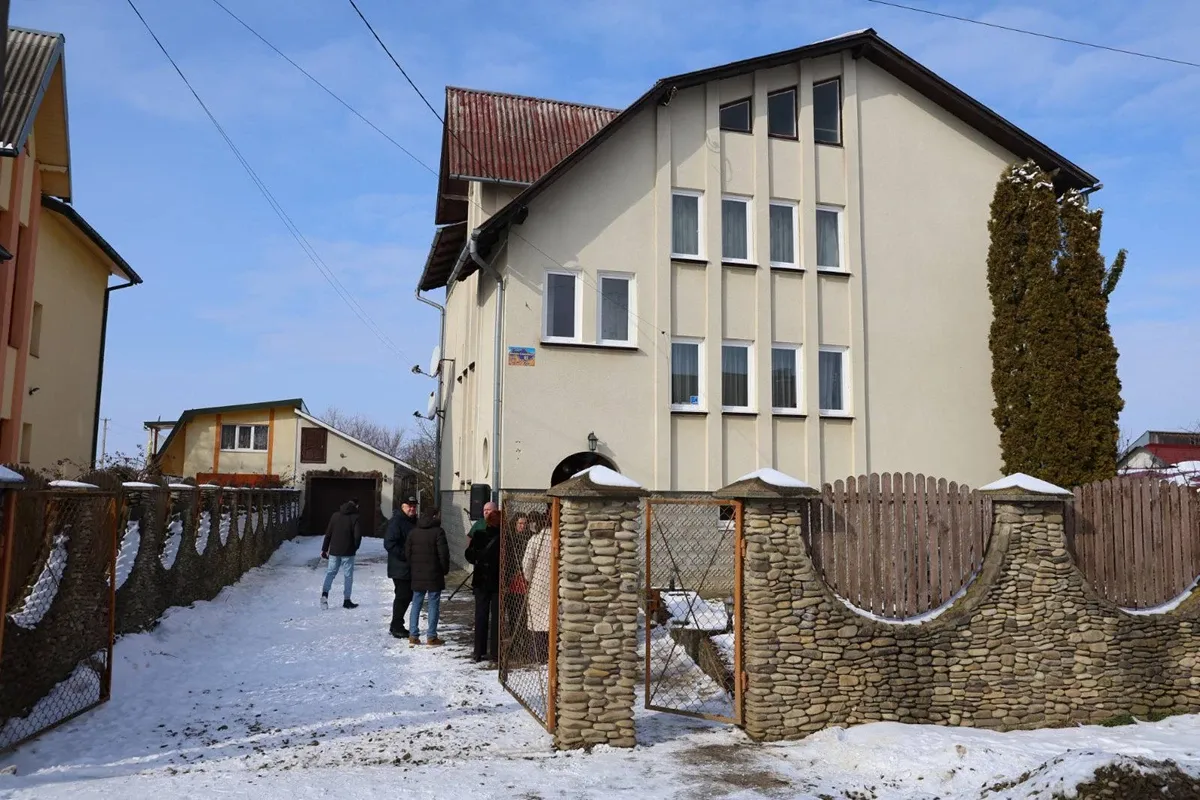Родина з Маріуполя отримала дім на Львівщині: у Нежухові запрацював дитячий будинок сімейного типу