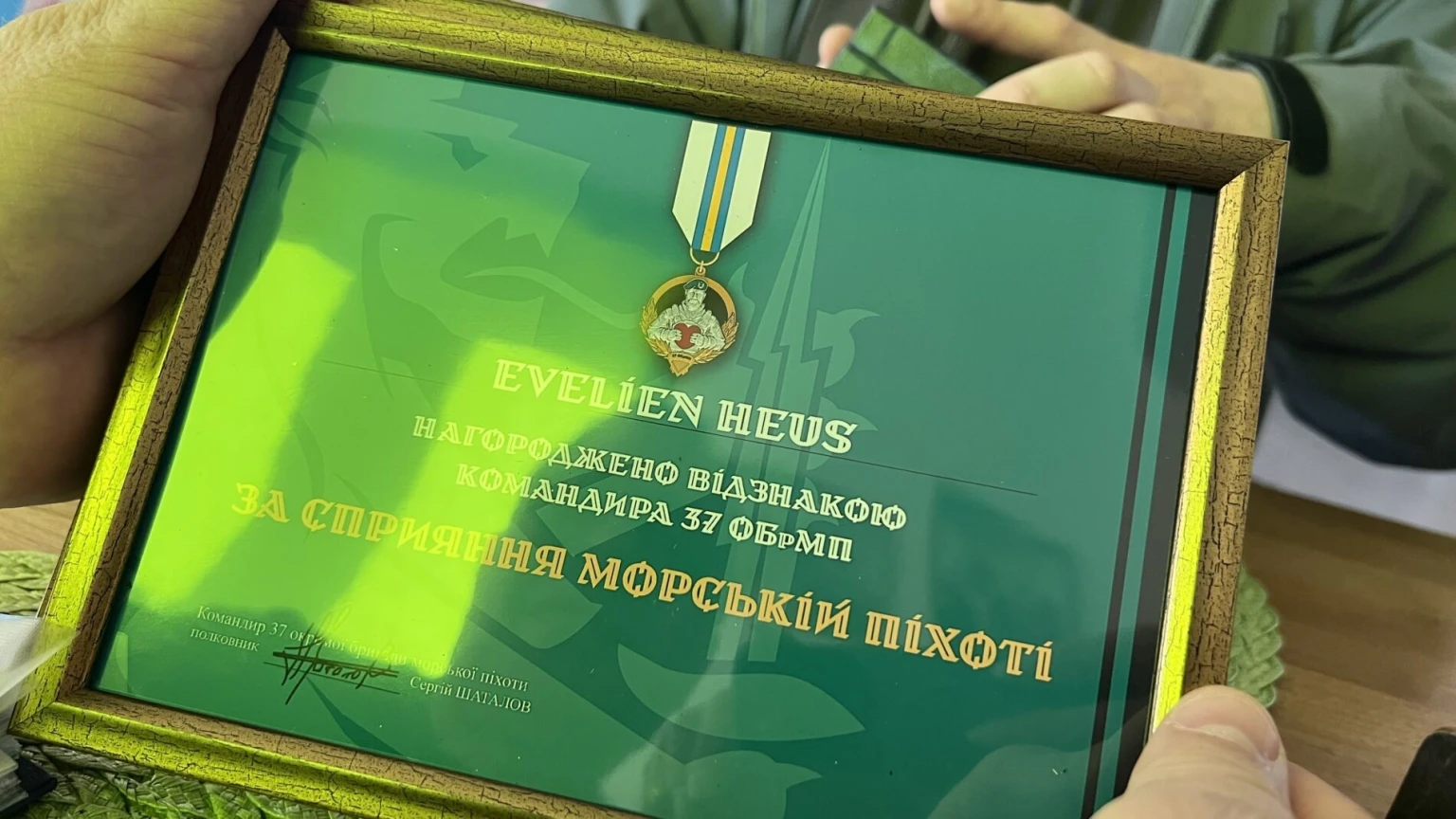 З голландських доріг - на передову: морська піхота отримала партію спецтранспорту від європейських благодійників