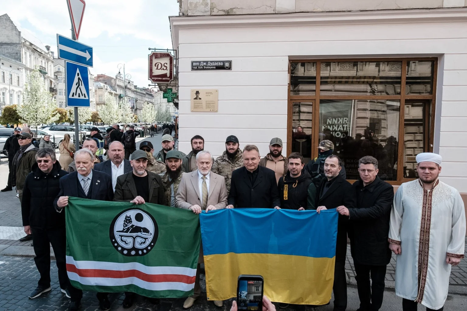 У Львові вшанували пам’ять Джохара Дудаєва відкриттям меморіальної таблиці