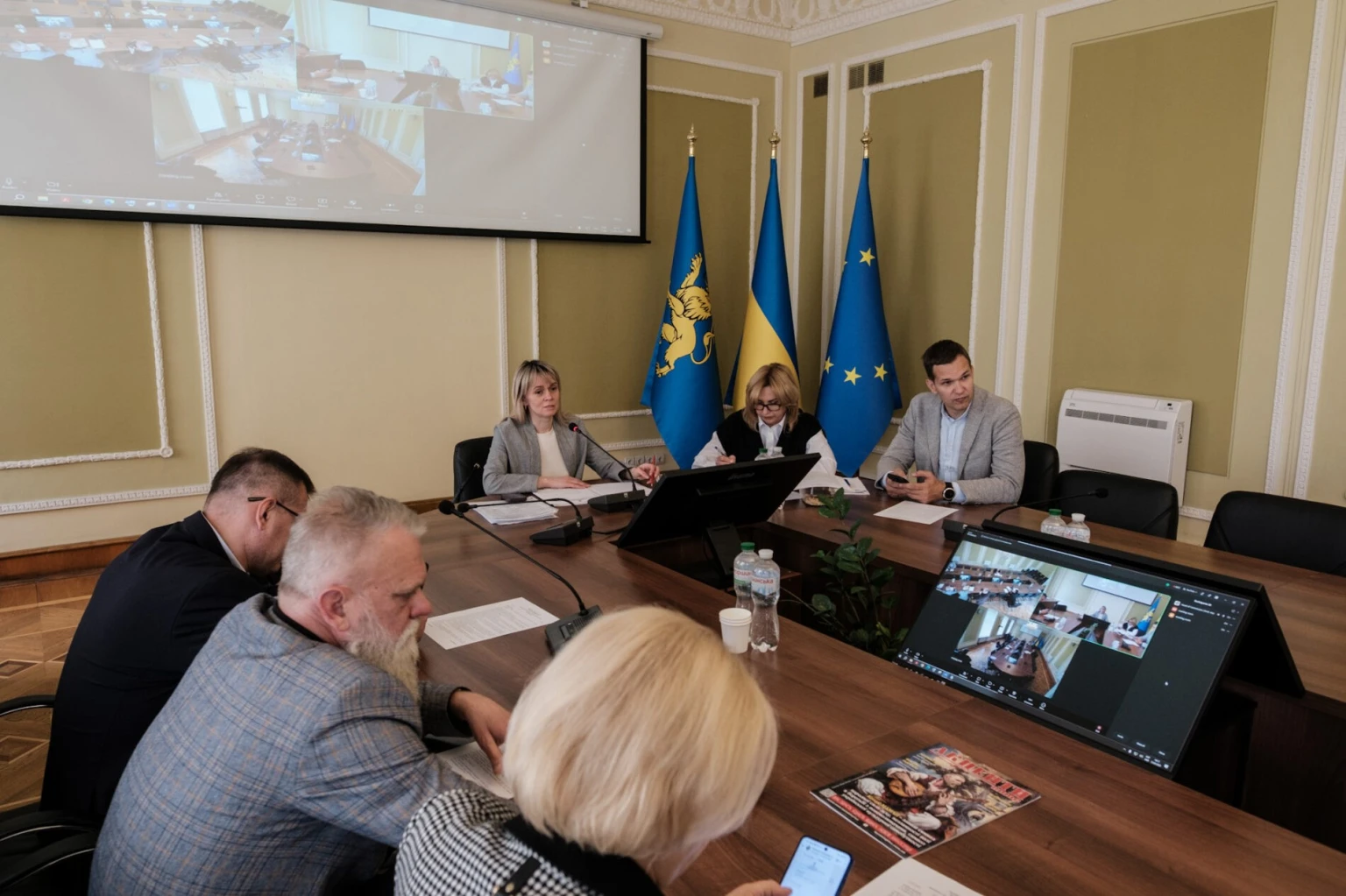Міжнародні гранти та реорганізація коледжів: львівські депутати погодили фінансування медицини