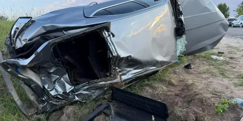 Перекинуте авто на Львівщині: двоє неповнолітніх пасажирів опинилися в лікарні