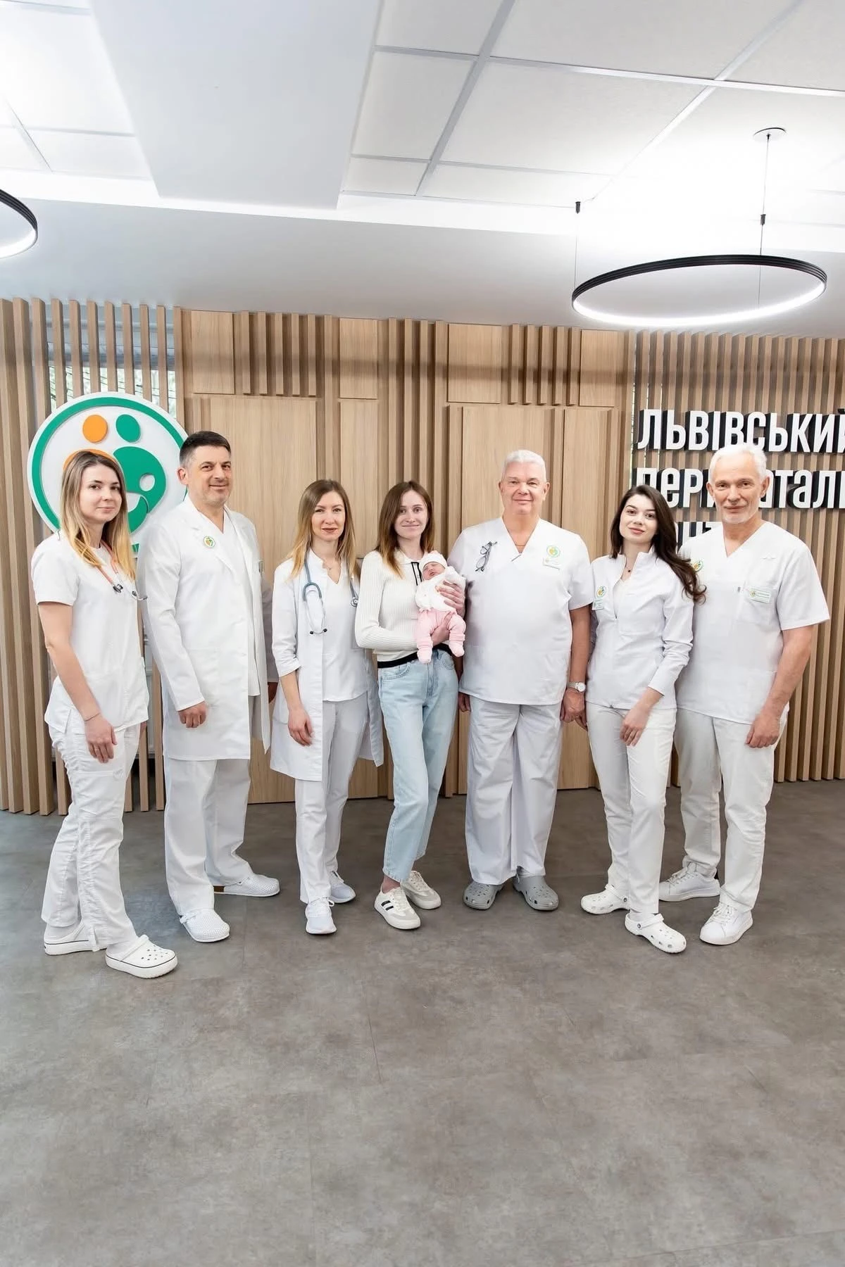 Львівські лікарі виходили немовля після передчасного вилиття вод у матері на 25-му тижні