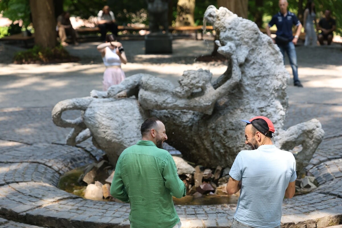 Військові ветерани разом із відомими митцями увічнили у Львові фінальний шедевр Ярослава Мотики
