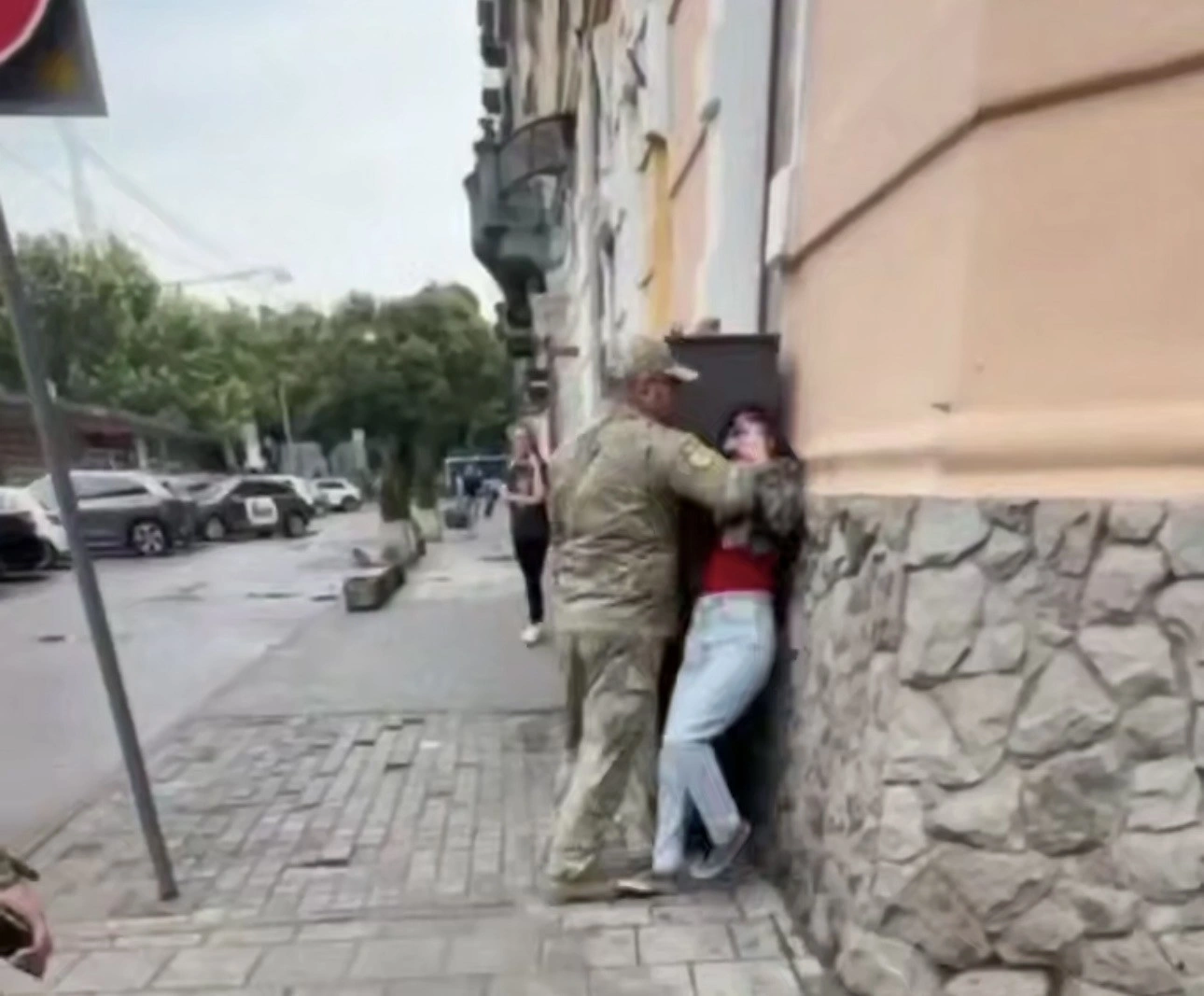 Скандал у Львові: військового підозрюють у нападі на жінку